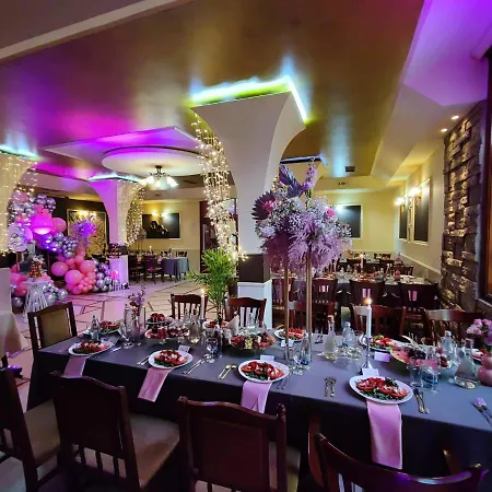 Hotel хотел-ресторант тиролиа *