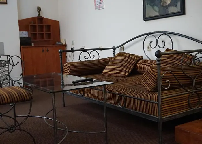 хотел-ресторант тиролиа Hotel *